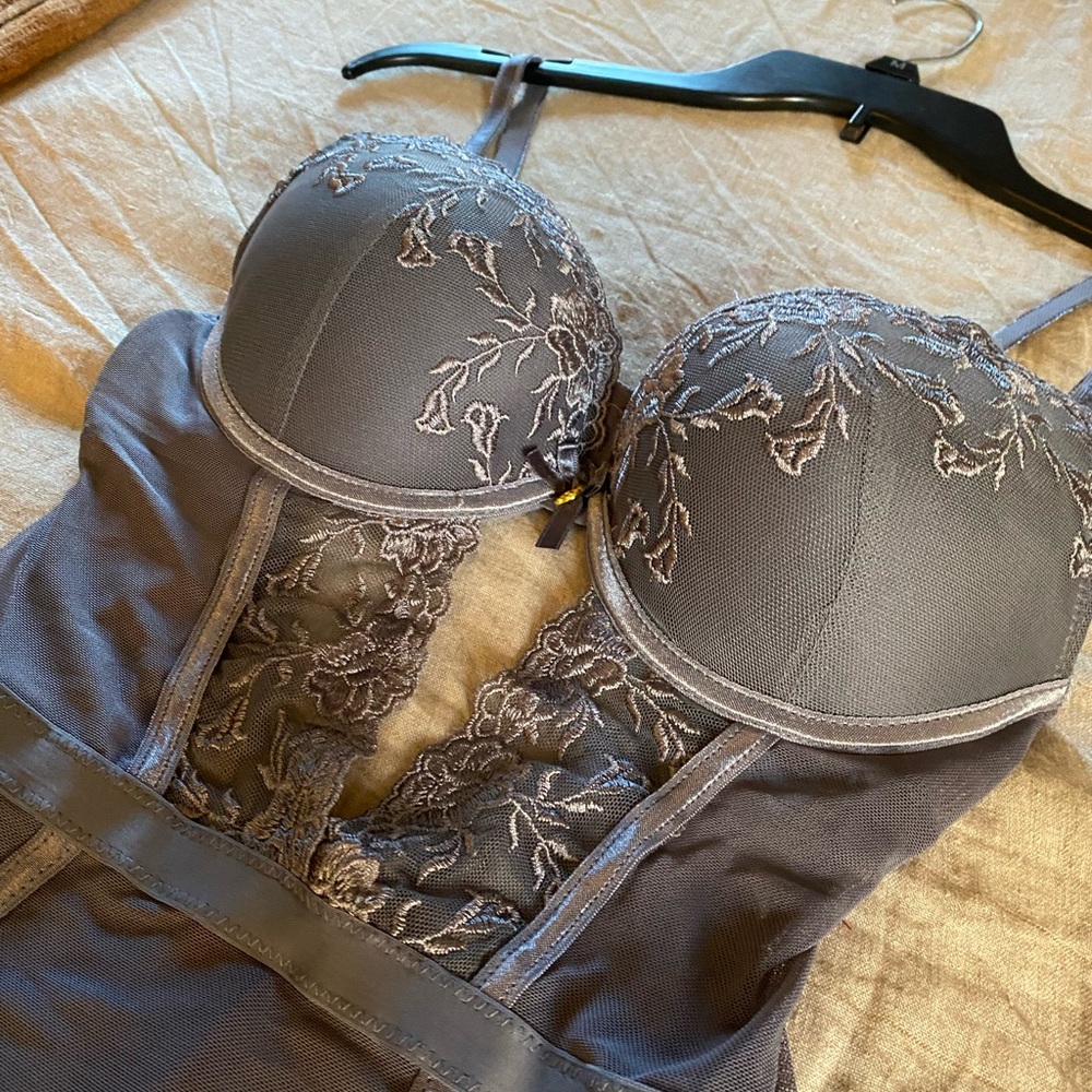 NEW Daisy Fuentes Lingerie